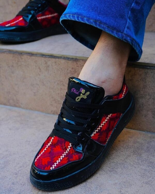 Fulkari Sneakers