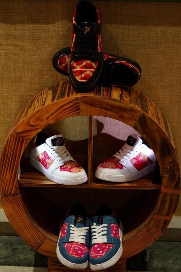 Fulkari Sneakers